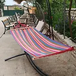 Hostel Oasis *