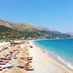 Oasis Himare