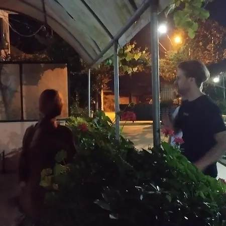 Vandrerhjem Oasis Himarë