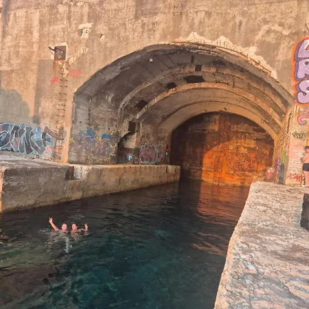 Oasis Himarë