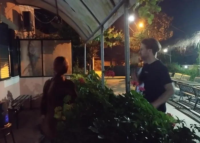 Albergue Oasis Himare