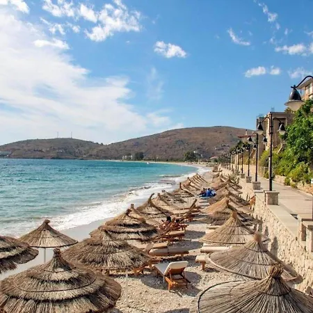 Oasis Himare